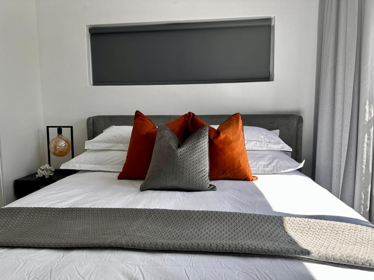 Stylish Executive Apartment With Power Backup Йоханнесбург Экстерьер фото