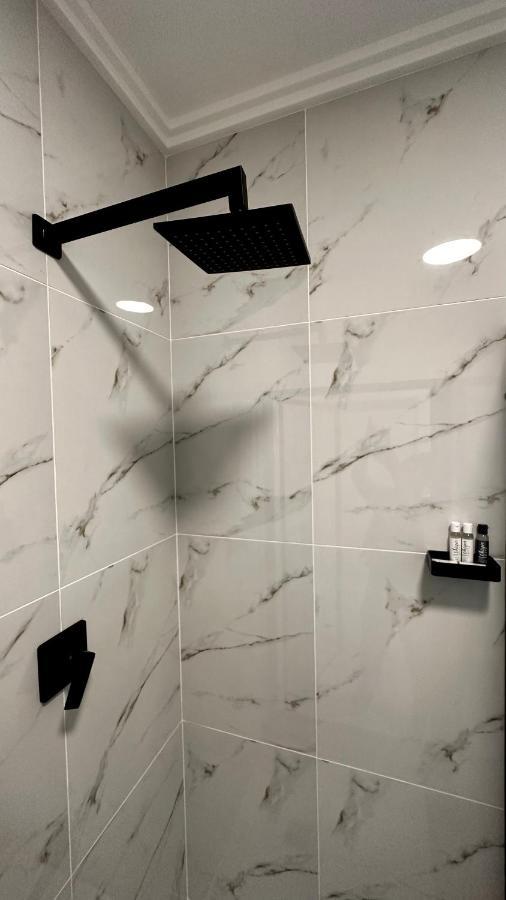 Stylish Executive Apartment With Power Backup Йоханнесбург Экстерьер фото