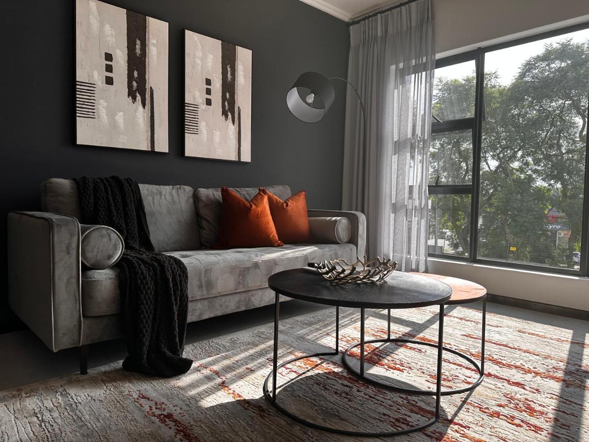 Stylish Executive Apartment With Power Backup Йоханнесбург Экстерьер фото