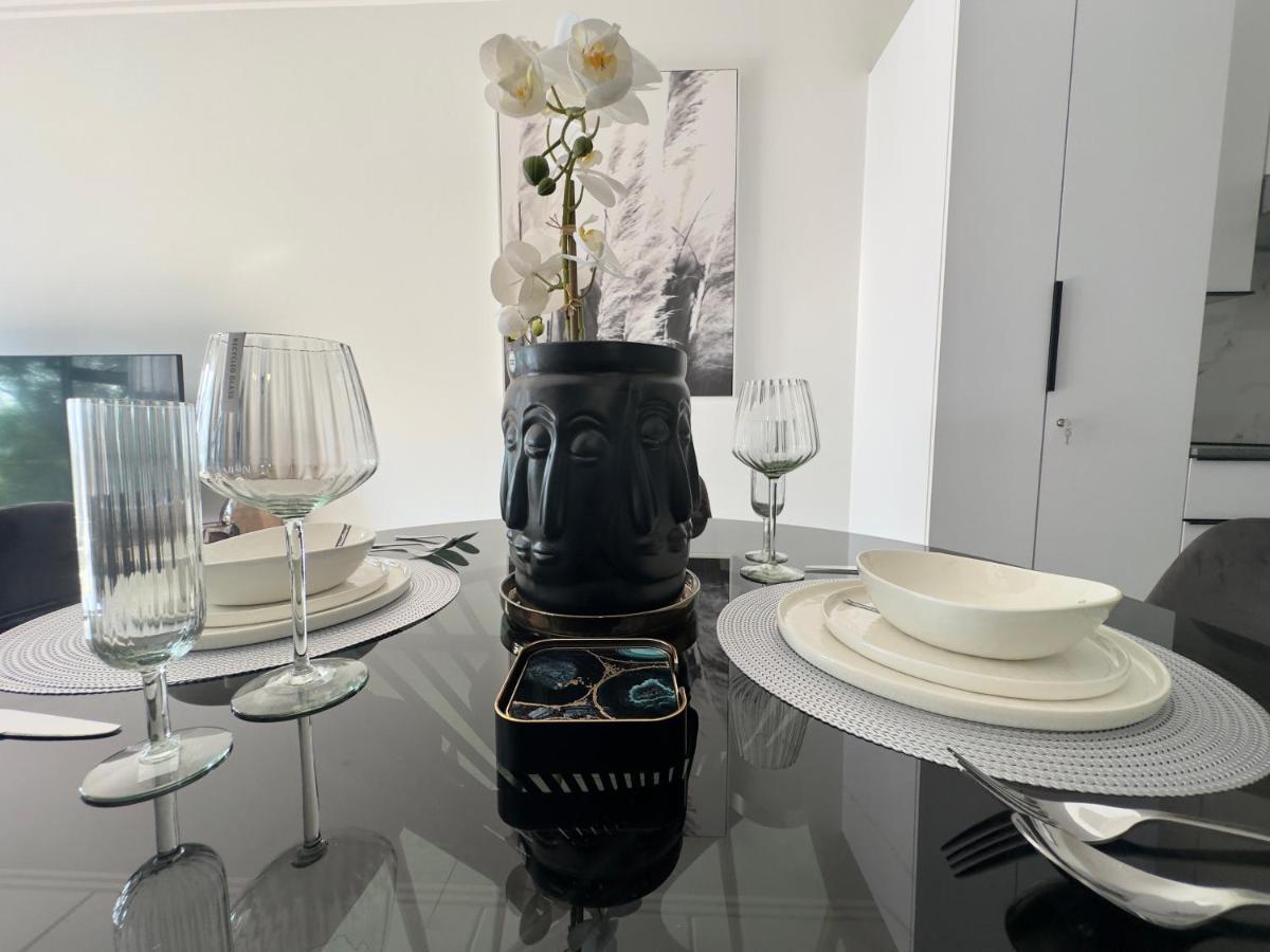 Stylish Executive Apartment With Power Backup Йоханнесбург Экстерьер фото