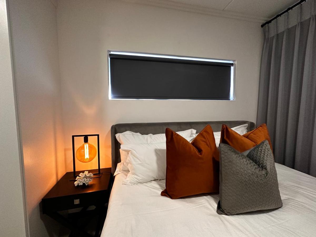 Stylish Executive Apartment With Power Backup Йоханнесбург Экстерьер фото