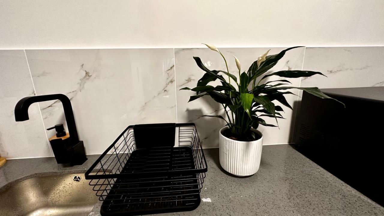Stylish Executive Apartment With Power Backup Йоханнесбург Экстерьер фото